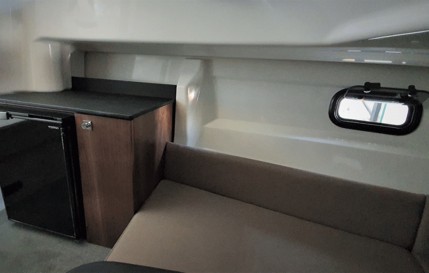 Karnic SL702 Interior (2)